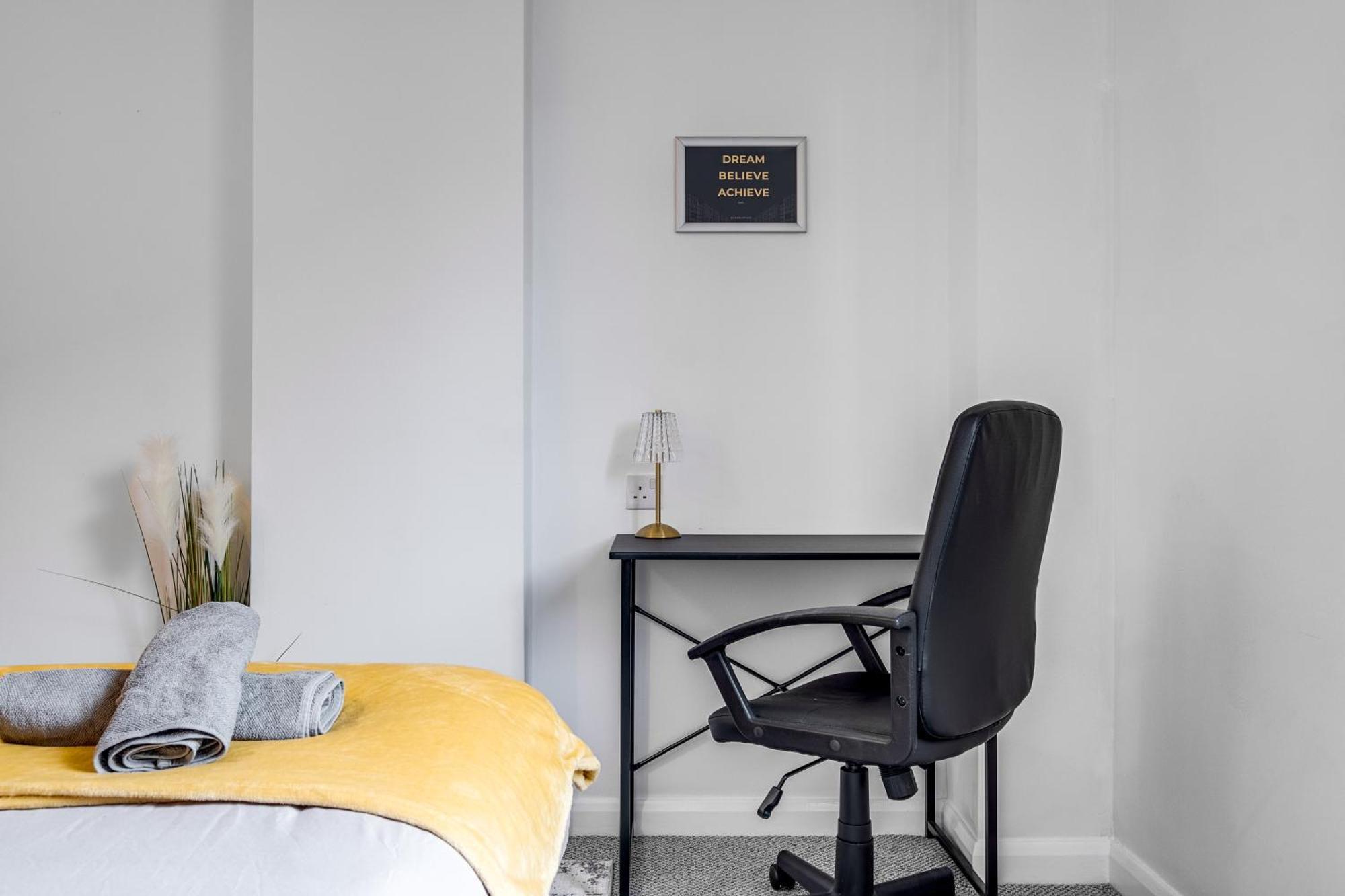 Central Suite Near Mailbox, King Bed, Ping Pong, Netflix, Sleeps 4 Birmingham Exterior photo