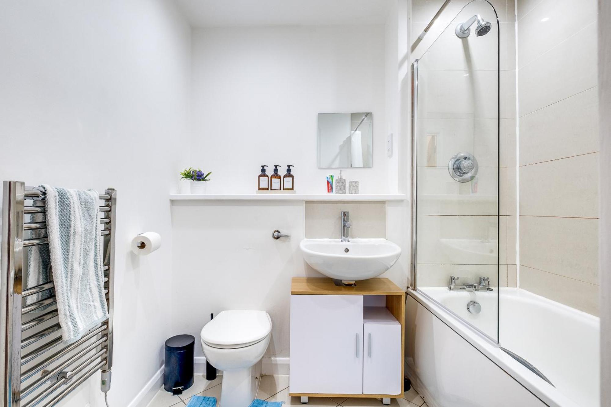 Central Suite Near Mailbox, King Bed, Ping Pong, Netflix, Sleeps 4 Birmingham Exterior photo