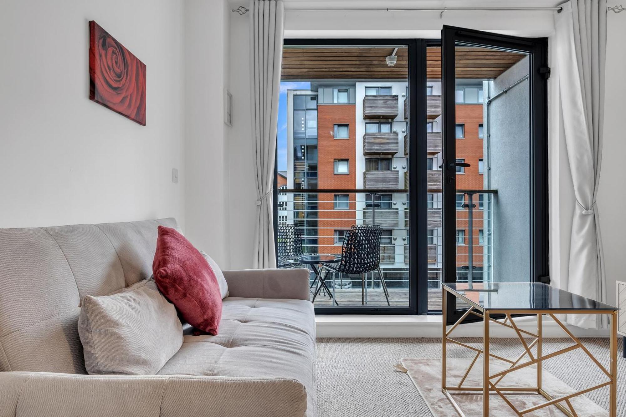 Central Suite Near Mailbox, King Bed, Ping Pong, Netflix, Sleeps 4 Birmingham Exterior photo